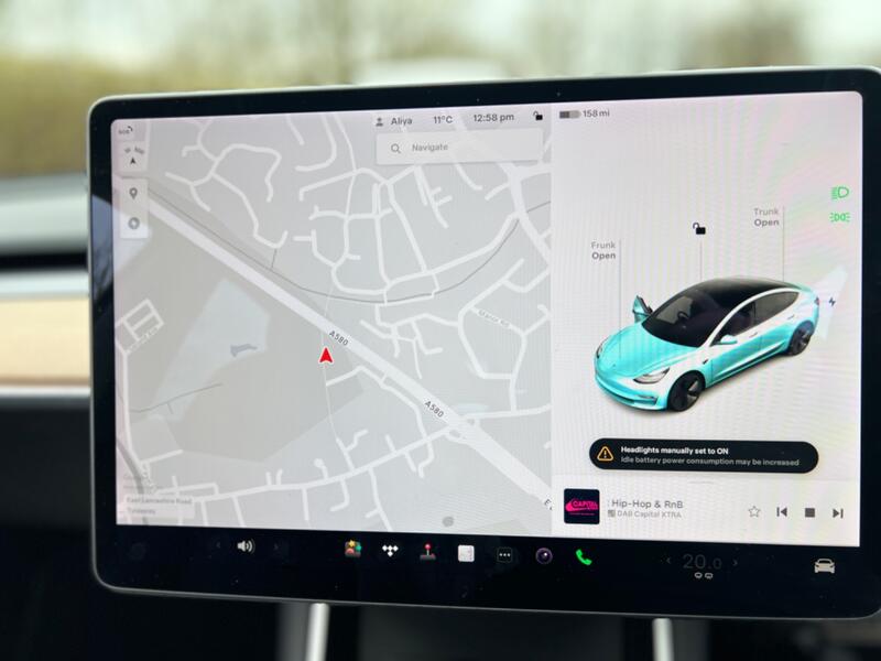 TESLA MODEL 3