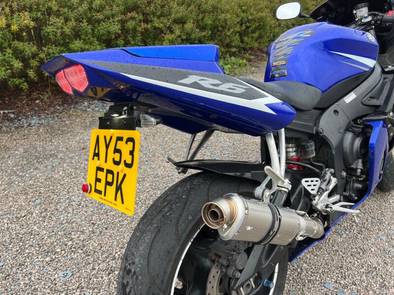 YAMAHA R6